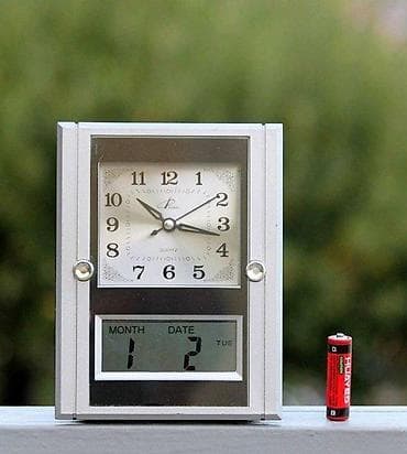 Feilishi digitalni i analogni prikaz stoni sat. Perfektan stoni sat na lalafo.rs Feilishi digitalni i analogni prikaz stoni sat. Perfektan stoni sat