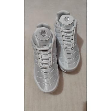 Nike Air Max Plus patike 36 NOVO
Model u beloj boji.
Nove na lalafo.rs — 6 Nike Air Max Plus patike 36 NOVO
Model u beloj boji.
Nove — 6