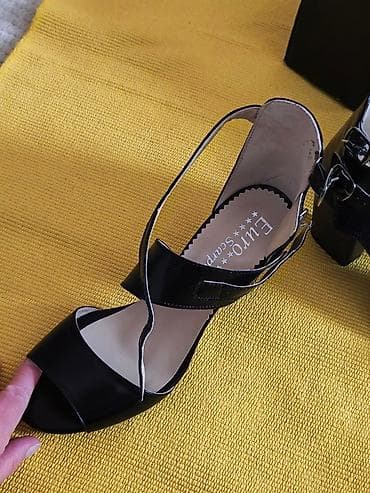 Elegantne ženske sandale na blok štiklu, crne boje. - Dizajn sa na lalafo.rs — 4 Elegantne ženske sandale na blok štiklu, crne boje. - Dizajn sa — 4