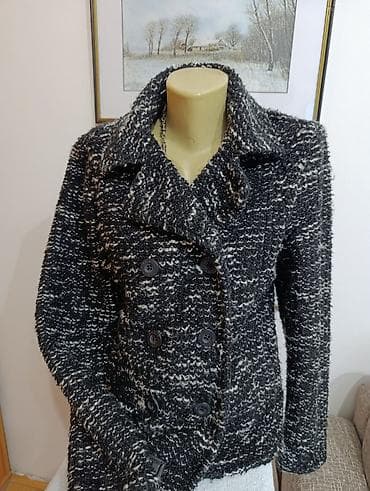 BENOTTI Kratki kaputić,jako lepo stoji. Prati liniju tela. Može za M i na lalafo.rs — 7 BENOTTI Kratki kaputić,jako lepo stoji. Prati liniju tela. Može za M i — 7