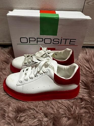 Patike sa debljim đonom u beloj boji sa crvenim detaljima. Gornjište at lalafo.rs — 2 Patike sa debljim đonom u beloj boji sa crvenim detaljima. Gornjište — 2