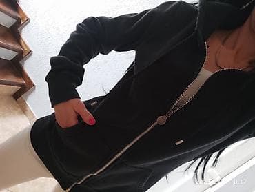 Amusu crni duks sa kapuljacom s/m na lalafo.rs Amusu crni duks sa kapuljacom s/m