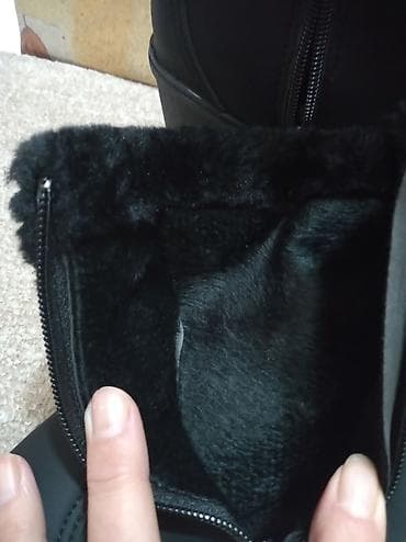 Nove crne gumene čizmice, broj 385 toplo postavljene na lalafo.rs — 4 Nove crne gumene čizmice, broj 385 toplo postavljene — 4