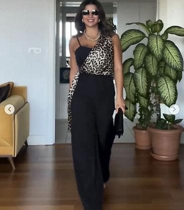 zenske broj: 🔥Elegantni crni ženski kombinezon sa leopard satenskim šalom po top at lalafo.rs — 4 zenske broj: 🔥Elegantni crni ženski kombinezon sa leopard satenskim šalom po top — 4