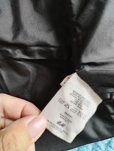 H&M muška jakna, crna - Veličina: EUR 54 / US 44 (etiketa na na lalafo.rs — 3 H&M muška jakna, crna - Veličina: EUR 54 / US 44 (etiketa na — 3
