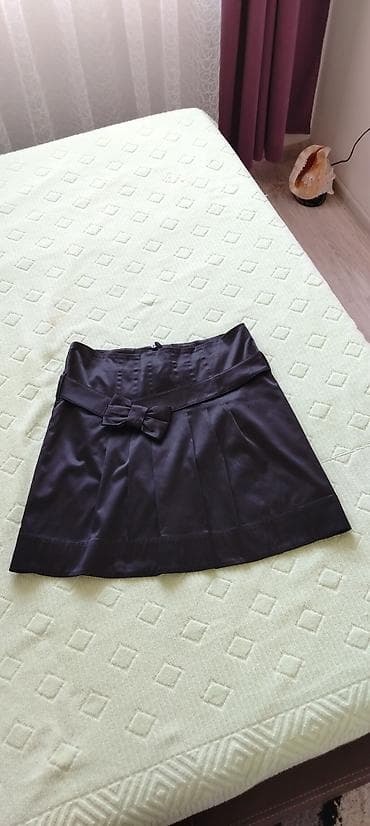 Prelepa suknja sa falticama i mašnom, ima i postavu, vel L /XL na lalafo.rs Prelepa suknja sa falticama i mašnom, ima i postavu, vel L /XL