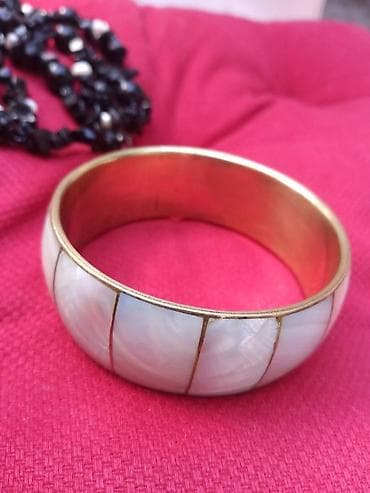 Narukvica SEDEF Narukvica SEDEF u mesingu. prečnik 6,8-7,7 cm at lalafo.rs — 4 Narukvica SEDEF Narukvica SEDEF u mesingu. prečnik 6,8-7,7 cm — 4