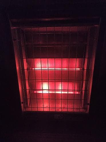 Mala kvarcna peć snage 1200W (3 x 400W) sa termostatom. Potpuno na lalafo.rs — 9 Mala kvarcna peć snage 1200W (3 x 400W) sa termostatom. Potpuno — 9