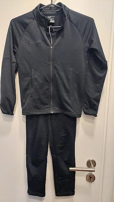 Nike, 128-134, Unisex na lalafo.rs Nike, 128-134, Unisex