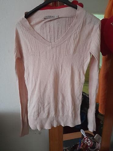 Ženski džemper sa V-izrezom, svetloružičaste boje. Brend: DooRai na lalafo.rs — 1 Ženski džemper sa V-izrezom, svetloružičaste boje. Brend: DooRai — 1