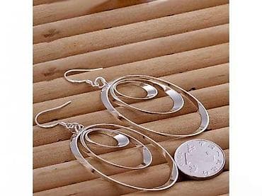 Personal Items: Srebrne viseće minđuše sa trostrukim ovalima - Materijal: srebro at lalafo.rs — 2 Personal Items: Srebrne viseće minđuše sa trostrukim ovalima - Materijal: srebro — 2