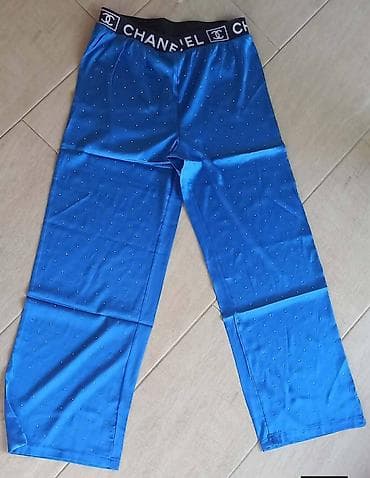 CHANEL(saten,težak,lepo pada)pantalone
s,m,l 3000 na lalafo.rs CHANEL(saten,težak,lepo pada)pantalone
s,m,l 3000