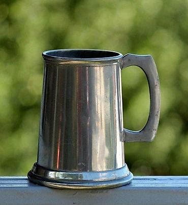 Vintage England pewter krigla sa staklenim dnom. Prefinjena stara na lalafo.rs Vintage England pewter krigla sa staklenim dnom. Prefinjena stara