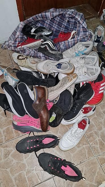 Veliki miks lot obuće – različiti modeli i brendovi - Sadržaj: više na lalafo.rs — 5 Veliki miks lot obuće – različiti modeli i brendovi - Sadržaj: više — 5