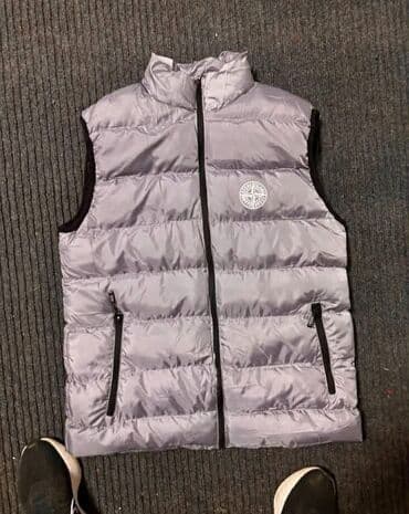 A 12. Muški prsluk dostupan S L XXL. Cena 3900 dinara at lalafo.rs A 12. Muški prsluk dostupan S L XXL. Cena 3900 dinara