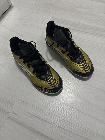Adidas F50 Messi – juniorska fudbalska obuća za dvoranu - Model na lalafo.rs — 4 Adidas F50 Messi – juniorska fudbalska obuća za dvoranu - Model — 4