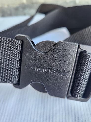 Torbica Adidas, original, kao nova,dva puta korisčena na lalafo.rs — 4 Torbica Adidas, original, kao nova,dva puta korisčena — 4