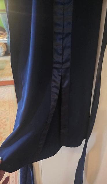 Prelepa elegantna teget haljina. Jednostavna, a savršena. ima dugacak na lalafo.rs — 4 Prelepa elegantna teget haljina. Jednostavna, a savršena. ima dugacak — 4