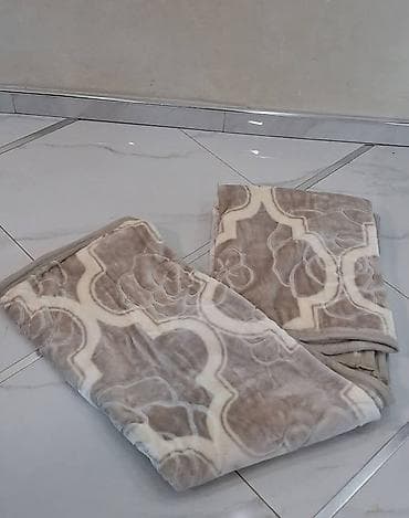 Ćebe za jednu osobu 150x200 2400din na lalafo.rs — 1 Ćebe za jednu osobu 150x200 2400din — 1