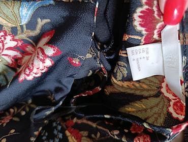 Elegantni kombinezon sa cvetnim dezenom, idealan za posebne prilike at lalafo.rs — 8 Elegantni kombinezon sa cvetnim dezenom, idealan za posebne prilike — 8