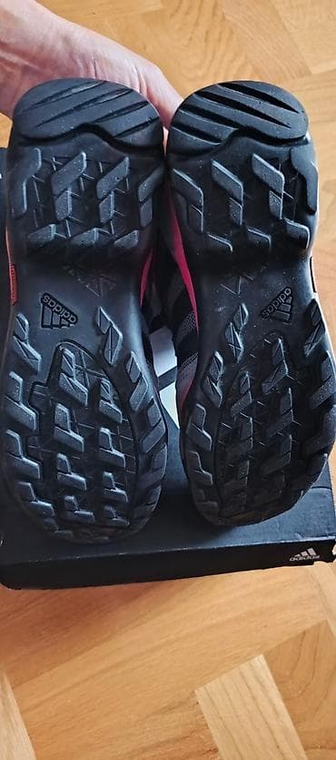 Cipele Adidas Terrex
35 1/2
Očuvane na lalafo.rs — 5 Cipele Adidas Terrex
35 1/2
Očuvane — 5