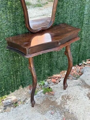 Stilske konzole: Stilska konzola sa ogledalom - ODLIČNO STANJE - MOGUĆ PREVOZ U na lalafo.rs — 12 Stilske konzole: Stilska konzola sa ogledalom - ODLIČNO STANJE - MOGUĆ PREVOZ U — 12