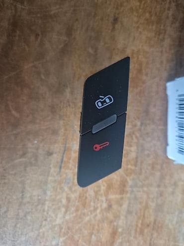 kom sa etiketom: Audi A6 C6 Dugme prekidača za zaključavanje/otključavanje vrata – at lalafo.rs — 2 kom sa etiketom: Audi A6 C6 Dugme prekidača za zaključavanje/otključavanje vrata – — 2