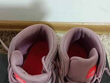 Adidas ženske srednje visoke patike za trail/hiking. broj 35 - Model na lalafo.rs — 5 Adidas ženske srednje visoke patike za trail/hiking. broj 35 - Model — 5