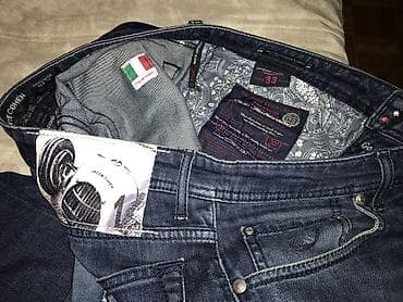 zenske original guess: Original Jacob Cohen farmerice 33 98% cotton 2% elastin Made in Italy na lalafo.rs — 1 zenske original guess: Original Jacob Cohen farmerice 33 98% cotton 2% elastin Made in Italy — 1