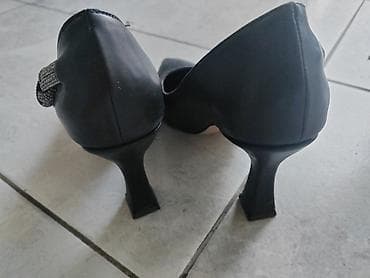 Elegantne ženske salonke – crne - Model: špicasti vrh, zatvorena peta na lalafo.rs — 2 Elegantne ženske salonke – crne - Model: špicasti vrh, zatvorena peta — 2