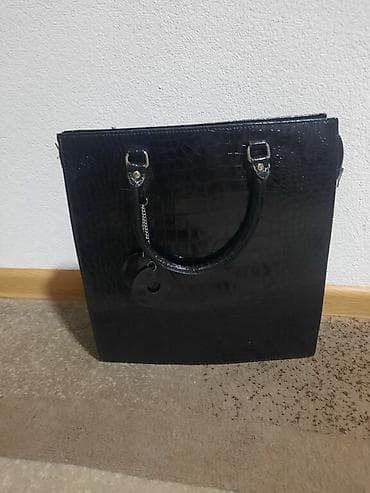 Elegantna ženska torba – crna, lak koža sa krokodilskim reljefom. - at lalafo.rs — 5 Elegantna ženska torba – crna, lak koža sa krokodilskim reljefom. - — 5