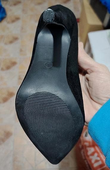 PRELEPE TERRANOVA ČARAPA ČIZMICE OD ANTILOPA DVAPUT NOŠENE BROJ 38 - na lalafo.rs — 5 PRELEPE TERRANOVA ČARAPA ČIZMICE OD ANTILOPA DVAPUT NOŠENE BROJ 38 - — 5