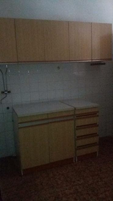 Kuhinjski elementi – komplet visećih i donjih ormarića - Materijal na lalafo.rs Kuhinjski elementi – komplet visećih i donjih ormarića - Materijal