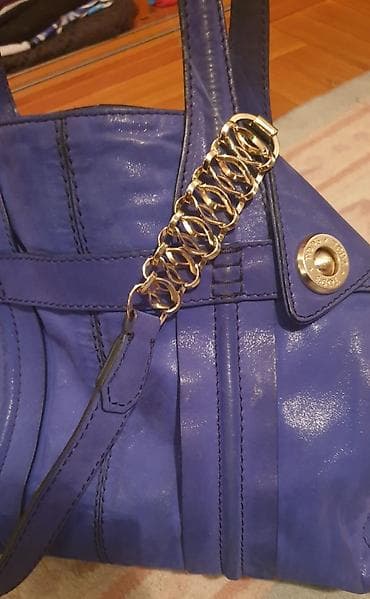 TOD'S original torba. Prirodna koža, blago se presijava. Interesantan na lalafo.rs TOD'S original torba. Prirodna koža, blago se presijava. Interesantan