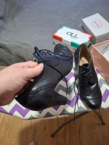 Ženske cipele na pertlanje, oxford/brogue stil. - Boja: crna na lalafo.rs — 3 Ženske cipele na pertlanje, oxford/brogue stil. - Boja: crna — 3