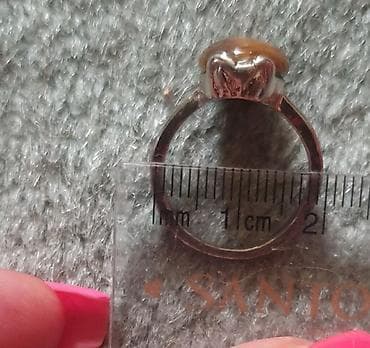 Prsten sa velikim kamenom zuto oker boje. Nikad nosen na lalafo.rs — 4 Prsten sa velikim kamenom zuto oker boje. Nikad nosen — 4