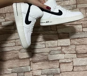 Cena 2500 din
30 do 36 br na lalafo.rs — 1 Cena 2500 din
30 do 36 br — 1