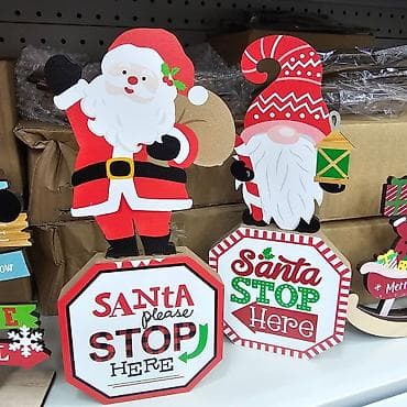 Novogodisnja dekoracija
3kom: 2000din na lalafo.rs — 4 Novogodisnja dekoracija
3kom: 2000din — 4