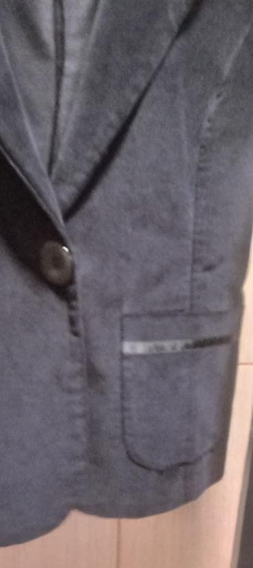 Nov ženski sako, pliš, S veličina, crna boja Dimenzije: Od pazuha do na lalafo.rs — 3 Nov ženski sako, pliš, S veličina, crna boja Dimenzije: Od pazuha do — 3