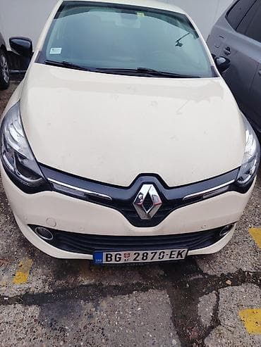Transport: Renault Clio – hečbek sa 5 vrata, bež spoljašnjost, crni detalji i at lalafo.rs — 4 Transport: Renault Clio – hečbek sa 5 vrata, bež spoljašnjost, crni detalji i — 4