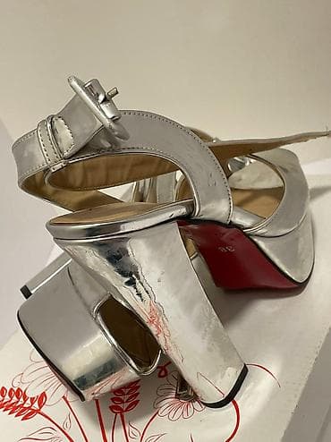 Srebrna sandala, sa debelom stiklom, vel 38-39 na lalafo.rs — 2 Srebrna sandala, sa debelom stiklom, vel 38-39 — 2