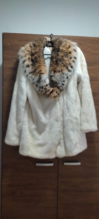 Luksuzna bunda od belog nerca i risa 40 na lalafo.rs — 2 Luksuzna bunda od belog nerca i risa 40 — 2