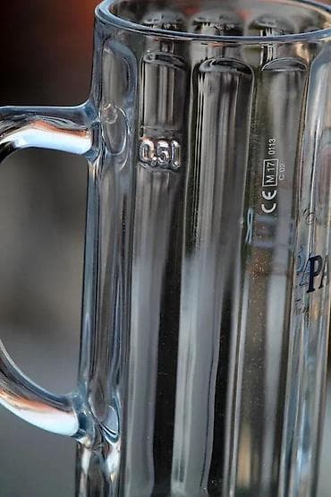 Paulaner Munchen Krigla sa zlatnim detaljima 0,5l. Paulaner Munchen na lalafo.rs — 5 Paulaner Munchen Krigla sa zlatnim detaljima 0,5l. Paulaner Munchen — 5
