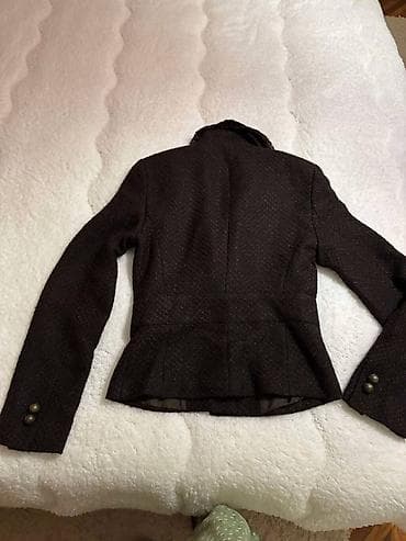 Potpuno ocuvan Zara sako naravno bez ikakvh ostecenja. Oko vrata ima at lalafo.rs — 3 Potpuno ocuvan Zara sako naravno bez ikakvh ostecenja. Oko vrata ima — 3