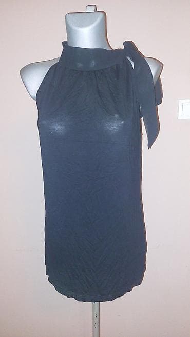 SVEČANA BLUZA BEZ RUKAVA Elegantna svečanija majica crne boje. Oko na lalafo.rs SVEČANA BLUZA BEZ RUKAVA Elegantna svečanija majica crne boje. Oko