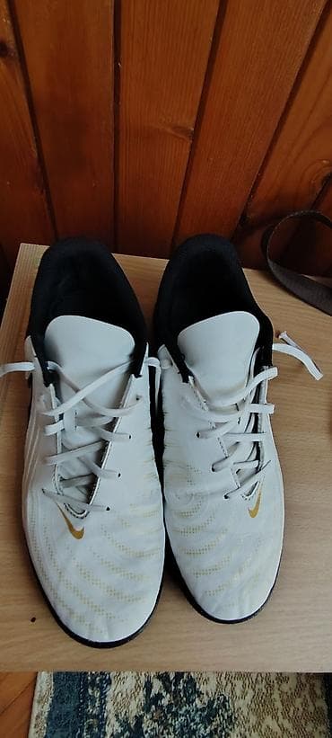 Patike Nike Phantom GT u beloj boji sa crnim detaljima. Dizajnirane su na lalafo.rs — 4 Patike Nike Phantom GT u beloj boji sa crnim detaljima. Dizajnirane su — 4