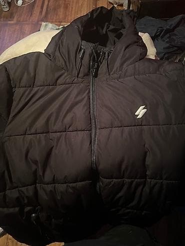 Superdry muška zimska puffer jakna sa kapuljačom - Boja: crna - na lalafo.rs — 1 Superdry muška zimska puffer jakna sa kapuljačom - Boja: crna - — 1