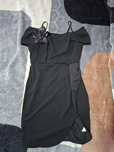 Elegantna crna haljina na bretele, veličina L. - Materijal: 100% na lalafo.rs — 1 Elegantna crna haljina na bretele, veličina L. - Materijal: 100% — 1