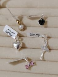 Srebrni privesci sa raznovrsnim motivima, emajlom i cirkonima Opis: - na lalafo.rs — 8 Srebrni privesci sa raznovrsnim motivima, emajlom i cirkonima Opis: - — 8