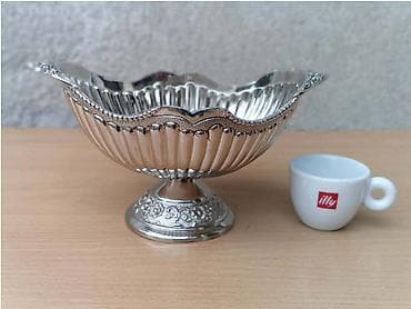 LUX Posrebrena Činija sa radom Luksuzna Posrebrena, ovalna Činija, sa na lalafo.rs — 1 LUX Posrebrena Činija sa radom Luksuzna Posrebrena, ovalna Činija, sa — 1